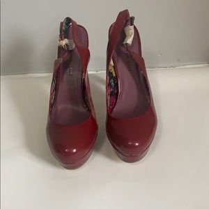 Madden girl red pumps. New